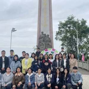 定制研学丨渝你研学×重庆工商职业学院优秀学子“缅怀英烈，坚定未来“活动完美结束